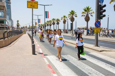 TEL AVIV, ISRAEL- 8 Haziran 2018: Tel Aviv 'de Gay Onur Yürüyüşü, İsrail.