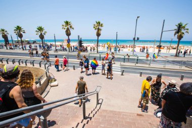 TEL AVIV, ISRAEL- 8 Haziran 2018: Tel Aviv 'de Gay Onur Yürüyüşü, İsrail.