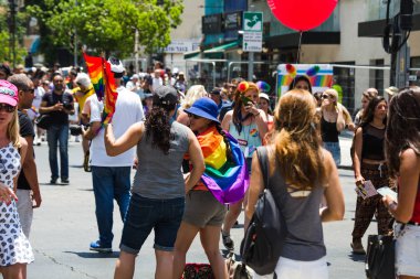 TEL AVIV, ISRAEL- 8 Haziran 2018: Tel Aviv 'de Gay Onur Yürüyüşü, İsrail.
