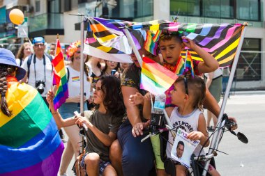 TEL AVIV, ISRAEL- 8 Haziran 2018: Tel Aviv 'de Gay Onur Yürüyüşü, İsrail.