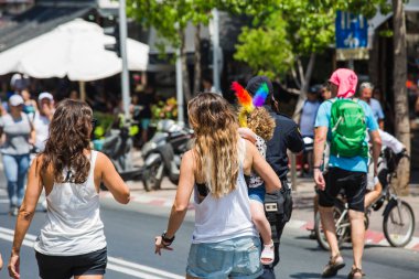 TEL AVIV, ISRAEL- 8 Haziran 2018: Tel Aviv 'de Gay Onur Yürüyüşü, İsrail.