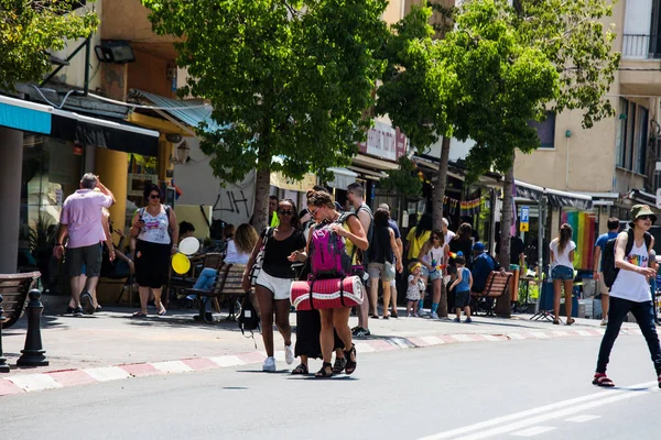 TEL AVIV, ISRAEL- 8 Haziran 2018: Tel Aviv 'de Gay Onur Yürüyüşü, İsrail.