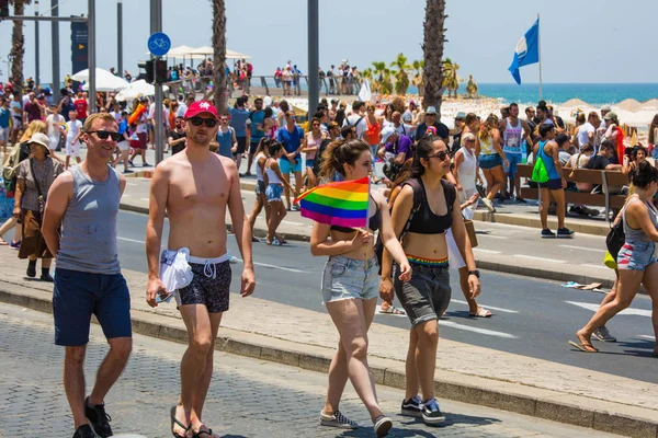 TEL AVIV, ISRAEL- 8 Haziran 2018: Tel Aviv 'de Gay Onur Yürüyüşü, İsrail.