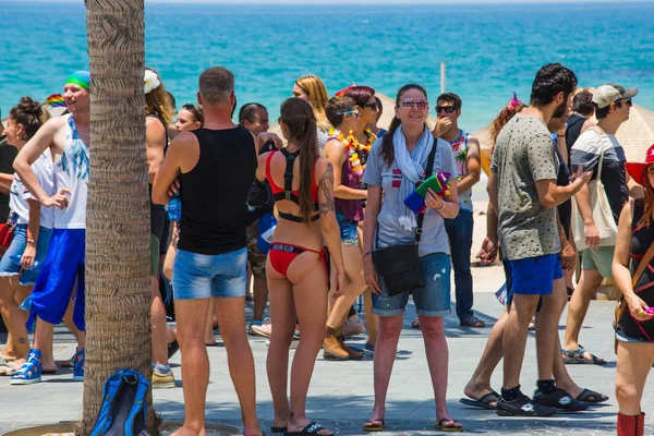 TEL AVIV, ISRAEL- 8 Haziran 2018: Tel Aviv 'de Gay Onur Yürüyüşü, İsrail.