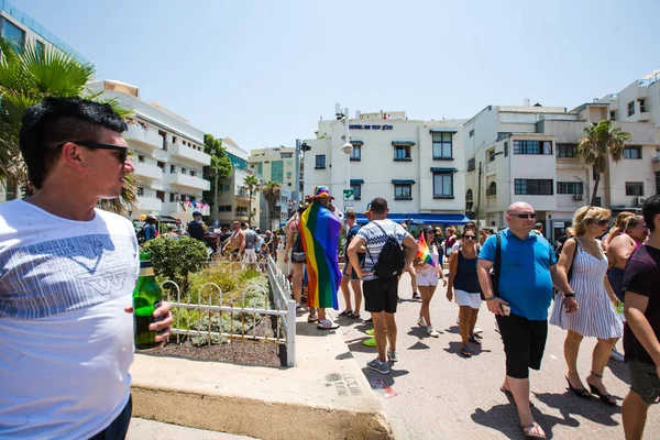 TEL AVIV, ISRAEL- 8 Haziran 2018: Tel Aviv 'de Gay Onur Yürüyüşü, İsrail.