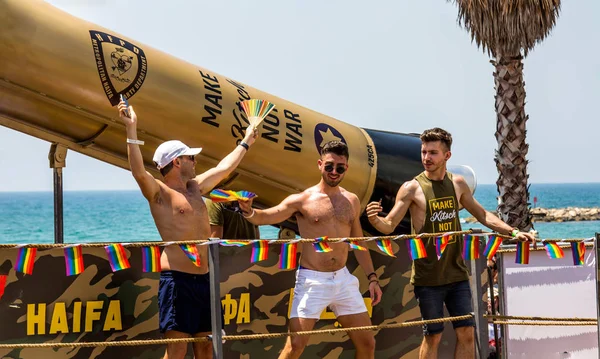 TEL AVIV, ISRAEL- 8 Haziran 2018: Tel Aviv 'de Gay Onur Yürüyüşü, İsrail
