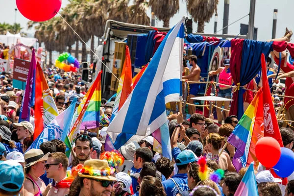 TEL AVIV, ISRAEL- 8 Haziran 2018: Tel Aviv 'de Gay Onur Yürüyüşü, İsrail