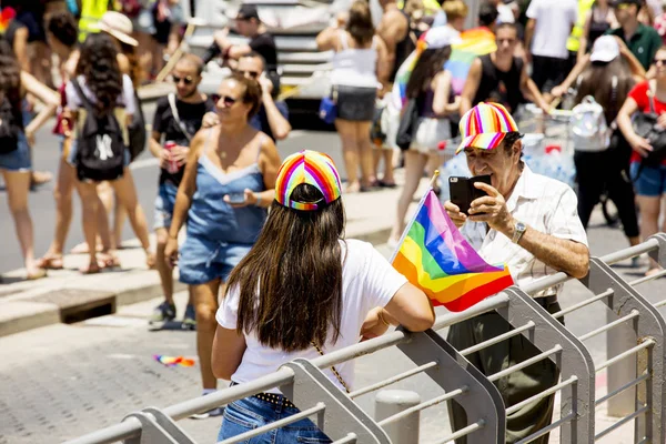 TEL AVIV, ISRAEL- 8 Haziran 2018: Tel Aviv 'de Gay Onur Yürüyüşü, İsrail