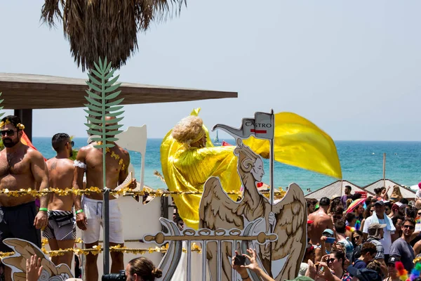 TEL AVIV, ISRAEL- 8 Haziran 2018: Tel Aviv 'de Gay Onur Yürüyüşü, İsrail.