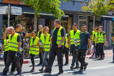 TEL AVIV, ISRAEL- 8 Haziran 2018: Tel Aviv 'de Gay Onur Yürüyüşü, İsrail.