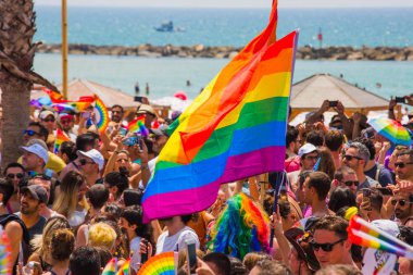 TEL AVIV, ISRAEL- 8 Haziran 2018: Tel Aviv 'de Gay Onur Yürüyüşü, İsrail.