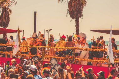 TEL AVIV, ISRAEL- 8 Haziran 2018: Tel Aviv 'de Gay Onur Yürüyüşü, İsrail.