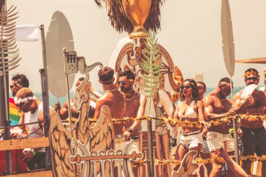 TEL AVIV, ISRAEL- 8 Haziran 2018: Tel Aviv 'de Gay Onur Yürüyüşü, İsrail