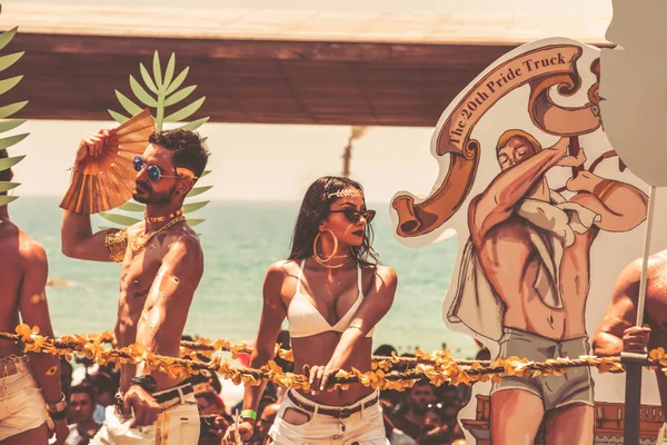 TEL AVIV, ISRAEL- 8 Haziran 2018: Tel Aviv 'de Gay Onur Yürüyüşü, İsrail