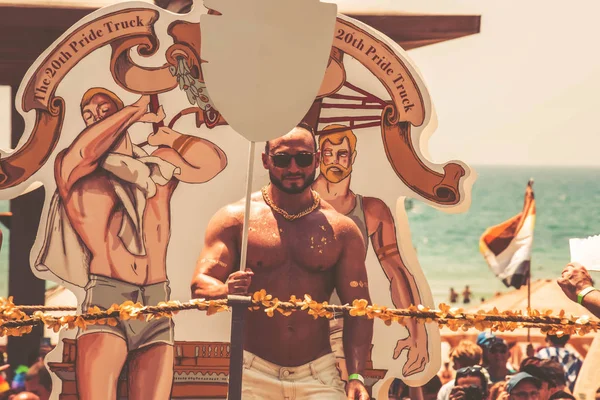 TEL AVIV, ISRAEL- 8 Haziran 2018: Tel Aviv 'de Gay Onur Yürüyüşü, İsrail