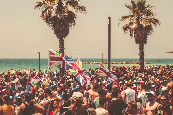 TEL AVIV, ISRAEL- 8 Haziran 2018: Tel Aviv 'de Gay Onur Yürüyüşü, İsrail