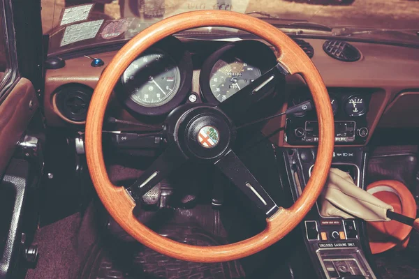 ISRAEL, PETAH TIQWA - MAY 14, 2016:  Exhibition of technical antiques. Alfa- Romeo wheel in Petah Tiqwa, Israel — Stock Photo, Image