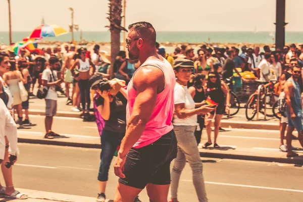 TEL AVIV, ISRAEL- 8 Haziran 2018: Tel Aviv 'de Gay Onur Yürüyüşü, İsrail