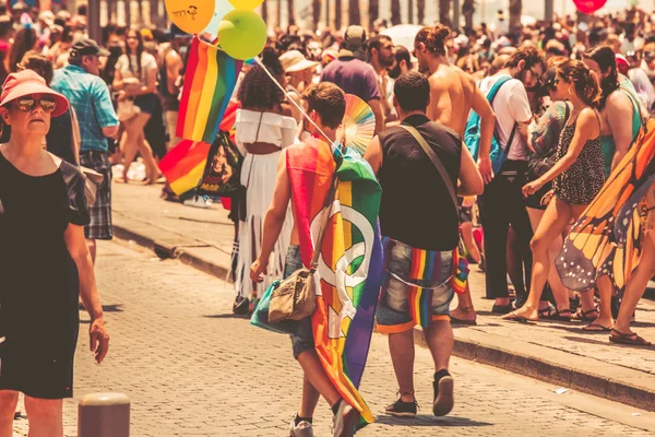 TEL AVIV, ISRAEL- 8 Haziran 2018: Tel Aviv 'de Gay Onur Yürüyüşü, İsrail