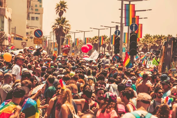 TEL AVIV, ISRAEL- 8 Haziran 2018: Tel Aviv 'de Gay Onur Yürüyüşü, İsrail