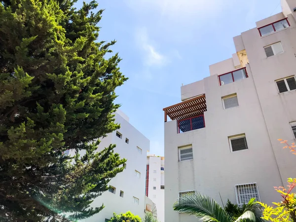 Rishon Le Zion, İsrail-18 Haziran 2018: yüksek konut bina Rishon Le Zion, İsrail.