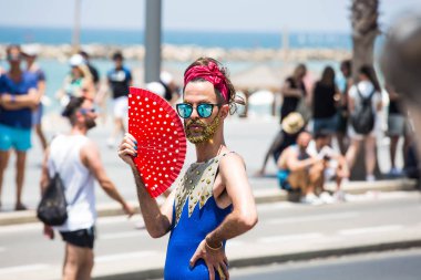 TEL AVIV, ISRAEL- 8 Haziran 2018: Tel Aviv 'de Gay Onur Yürüyüşü, İsrail.