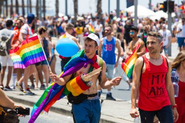 TEL AVIV, ISRAEL- 8 Haziran 2018: Tel Aviv 'de Gay Onur Yürüyüşü, İsrail.