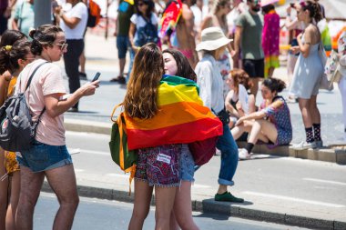 TEL AVIV, ISRAEL- 8 Haziran 2018: Tel Aviv 'de Gay Onur Yürüyüşü, İsrail.