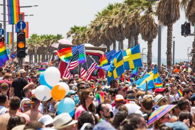 TEL AVIV, ISRAEL- 8 Haziran 2018: Tel Aviv 'de Gay Onur Yürüyüşü, İsrail.