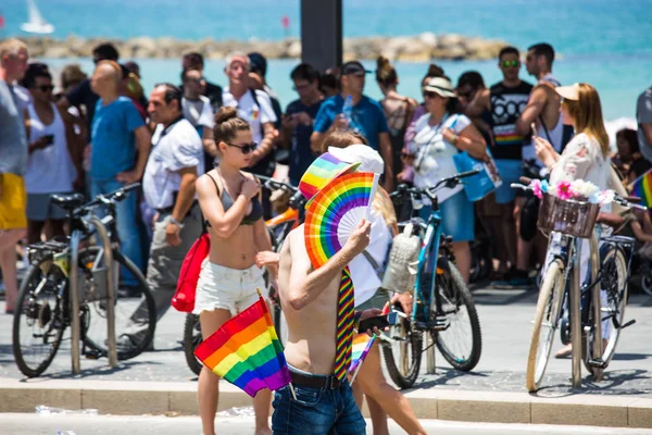 TEL AVIV, ISRAEL- 8 Haziran 2018: Tel Aviv 'de Gay Onur Yürüyüşü, İsrail.