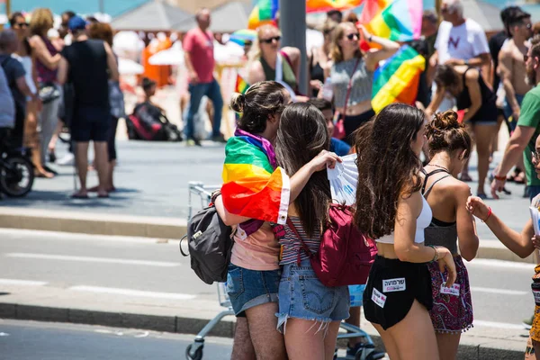 TEL AVIV, ISRAEL- 8 Haziran 2018: Tel Aviv 'de Gay Onur Yürüyüşü, İsrail.