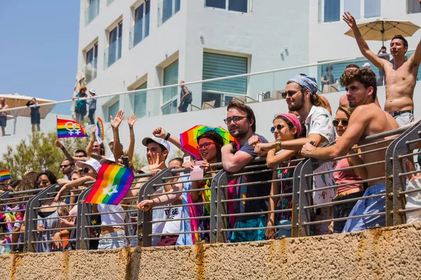TEL AVIV, ISRAEL- 8 Haziran 2018: Tel Aviv 'de Gay Onur Yürüyüşü, İsrail.