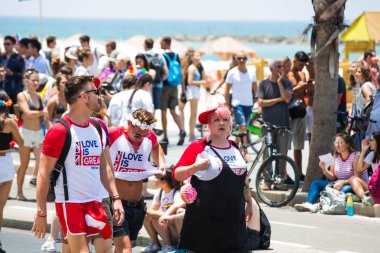 TEL AVIV, ISRAEL- 8 Haziran 2018: Tel Aviv 'de Gay Onur Yürüyüşü, İsrail.