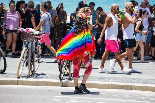 TEL AVIV, ISRAEL- 8 Haziran 2018: Tel Aviv 'de Gay Onur Yürüyüşü, İsrail.