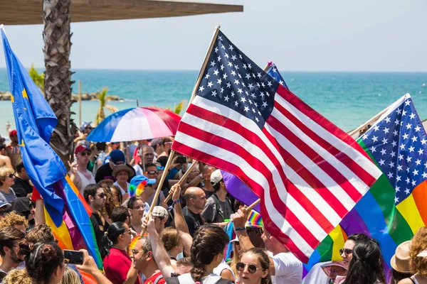 TEL AVIV, ISRAEL- JUNE 8, 2018: Gay Pride Parade di Tel Aviv, Israel. — Stok Foto