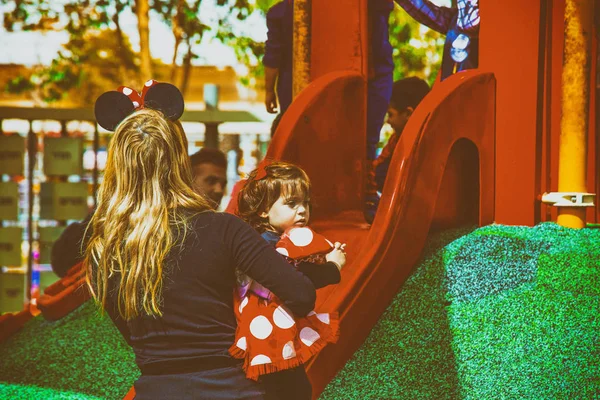 RISHON LE ZION, ISRAEL-MARCH 1, 2018: Children 's entertainment attraction in the park Gan Be Ivrit in Rishon Le Zion, Israel . — стоковое фото