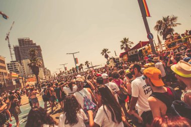 TEL AVIV, ISRAEL- 8 Haziran 2018: Tel Aviv 'de Gay Onur Yürüyüşü, İsrail.
