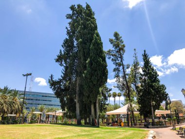 Rishon Le Zion, Israil-18 Haziran 2018: Rishon Le Zion, Israil yüksek yerleşim binasının güzel görünümü.