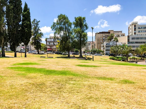 Rishon Le Zion, İsrail-18 Haziran 2018: yüksek konut bina Rishon Le Zion, İsrail.