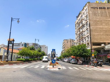 Rishon Le Zion, İsrail - 18 Haziran 2018: Rothschild Street merkezi Rishon Le Zion, İsrail.