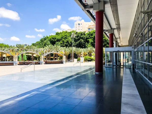 Rishon Le Zion, İsrail-18 Haziran 2018: Belediye bina Rishon Le Zion, İsrail.
