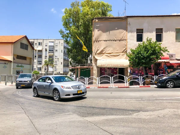Rishon Le Zion, İsrail - 18 Haziran 2018: Rothschild Street merkezi Rishon Le Zion, İsrail.