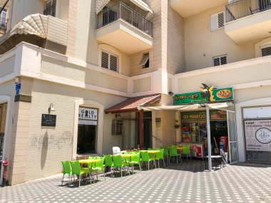 Rishon Le Zion, İsrail - 18 Haziran 2018: Yüksek konut binası Rishon Le Zion, İsrail.