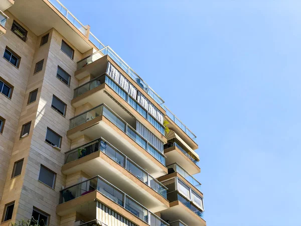 RISHON LE ZION, ISRAEL -JUNE 20, 2018: High residential building in Rishon Le Zion, Israel — Stock Photo, Image