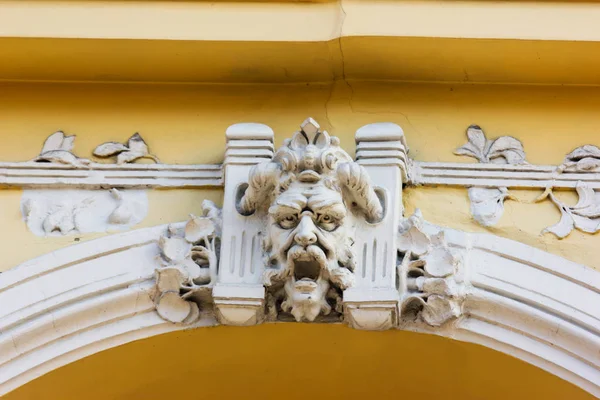 Details des Jugendstildekors der Fassade in der Altstadt von Tiflis, Georgien. — Stockfoto