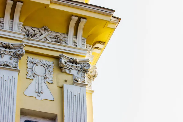 Detalhes da decoração Art-Nouveau da fachada em Old Tbilisi, Geórgia. — Fotografia de Stock