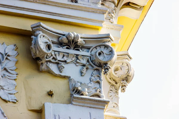 Detalles de Art-Nouveau decoración de fachada en Old Tbilisi, Georgia. —  Fotos de Stock