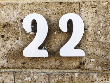 Evin önündeki 22 numara, yakın çekim