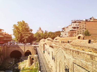 TBILISI, GEORGIA - 10 Temmuz 2018: Tiflis, Gürcistan 'ın Abanotubani ilçesinde sülfür hamamı