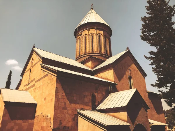 Dormition 'un Sioni Katedrali, Gürcistan' ın Tiflis kentindeki bir Gürcü Ortodoks katedralidir..